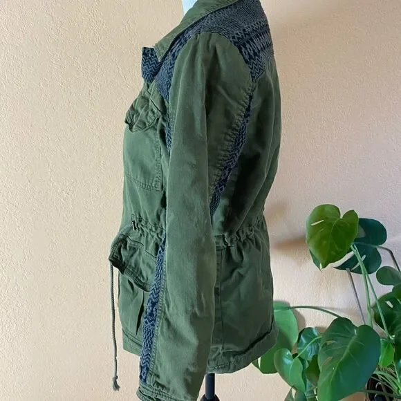 Forever 21 Army green jacket patch work sleeves - Picture 3 of 5